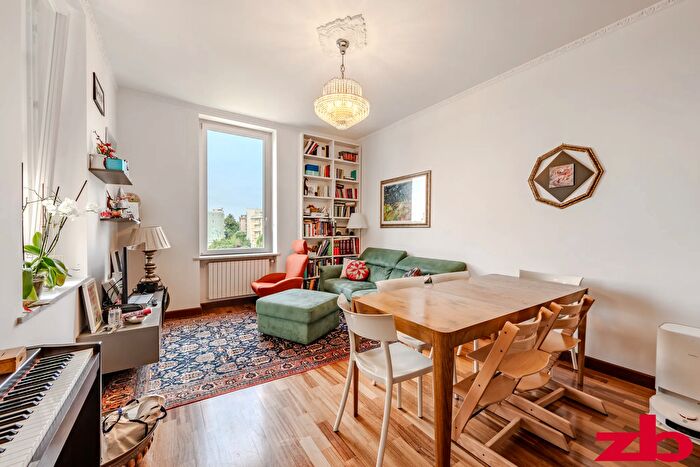 Appartamento con 6 locali in vendita in Via Villini di Sturla, Genova