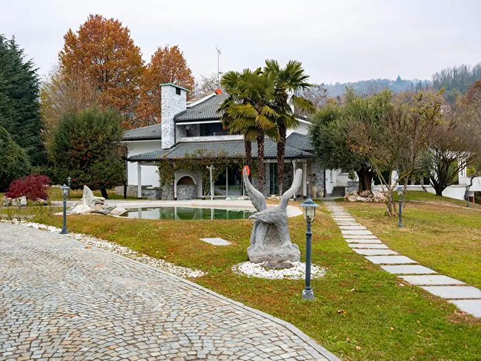 Casa con 15 locali in affitto in Strada Pecetto, Moncalieri