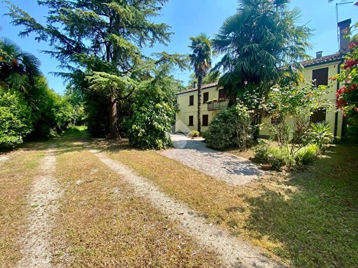 Casa quadrilocale in vendita in Via Venezia, Albignasego
