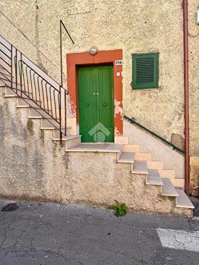 Appartamento trilocale in vendita in Via del Grottone, Vasanello