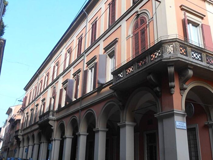 Appartamento con 6 locali in affitto in Strada Maggiore, San Vitale, Bologna