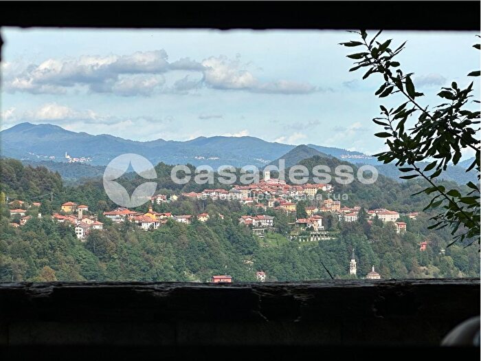 Casa con 6 locali in vendita in Pray