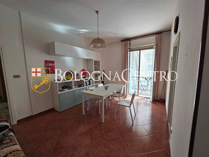 Appartamento trilocale in affitto in Via Ermete Zacconi, Bologna