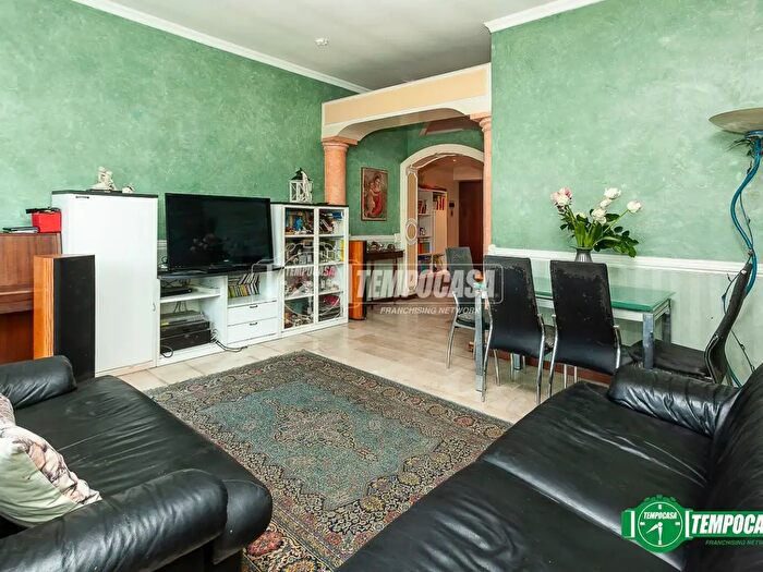 Appartamento trilocale in vendita in Via Costantina, Bergamo