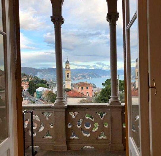 Appartamento con 6 locali in affitto in Via Partigiano Simone Stefani, Santa Margherita Ligure