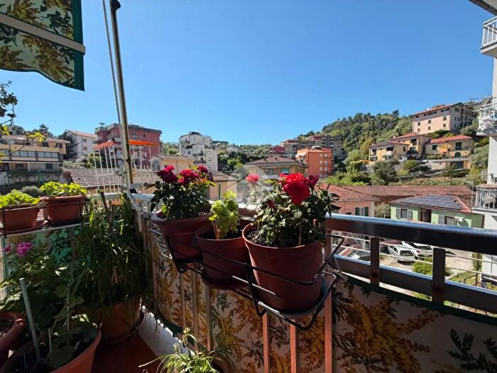 Appartamento quadrilocale in vendita in Via a Volta, La Spezia