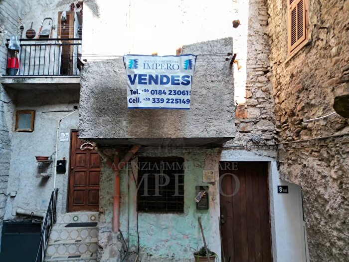Casa quadrilocale in vendita in Via Aprosio Bis, Vallecrosia