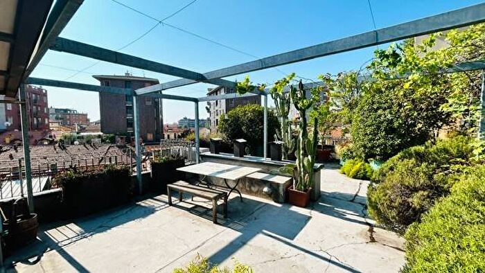 Appartamento quadrilocale in affitto in Via Cesare Correnti, Carrobbio, Milano
