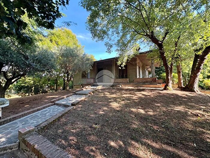 Casa con 6 locali in vendita in Via Fredda, Voltido