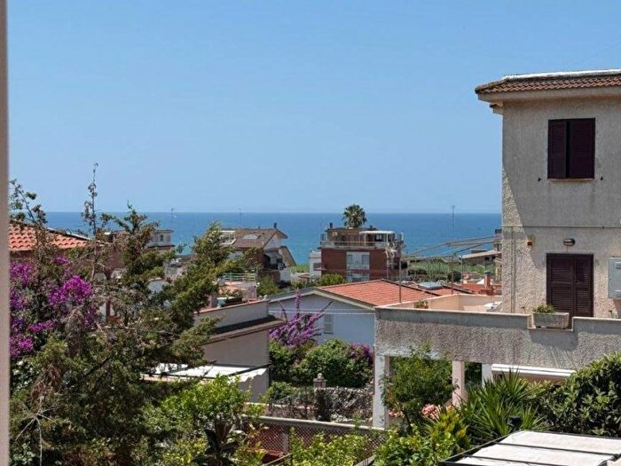Casa trilocale in affitto in Via Merope, Marechiaro, Anzio