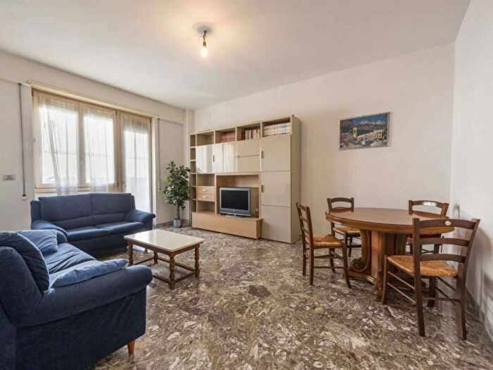 Appartamento trilocale in affitto in Via Bartolomeo Cristofori, Porta al Prato San Jacopino, Firenze
