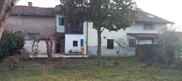 Casa con 5 locali in vendita in Vicolo Giovanna Vialardi, Motta De Conti
