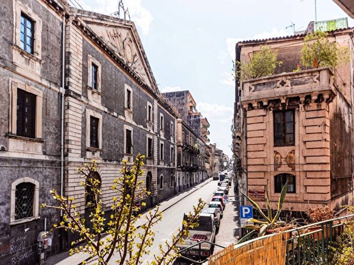 Appartamento trilocale in affitto in Via Recupero, Centro Storico, Catania