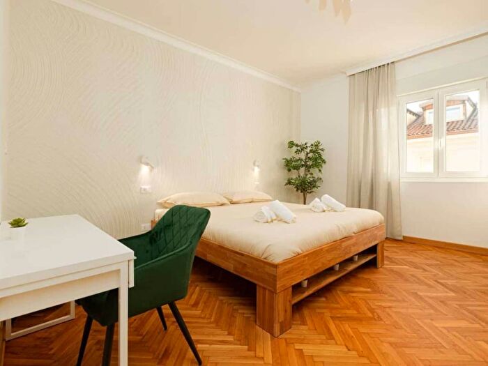 Appartamento trilocale in affitto in Via Trento, Borgo Teresiano, Trieste