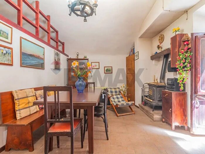 Appartamento bilocale in vendita in Via del Fiore, Ischia Di Castro