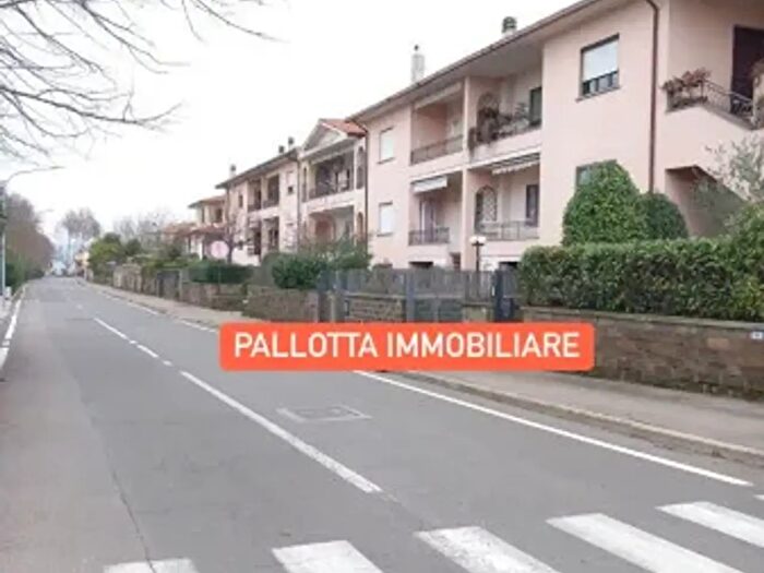 Appartamento trilocale in affitto in Via San Sebastiano, Capodimonte