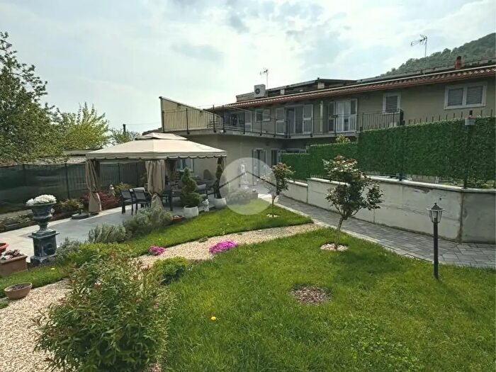 Casa con 5 locali in vendita in Via Novara, Trana