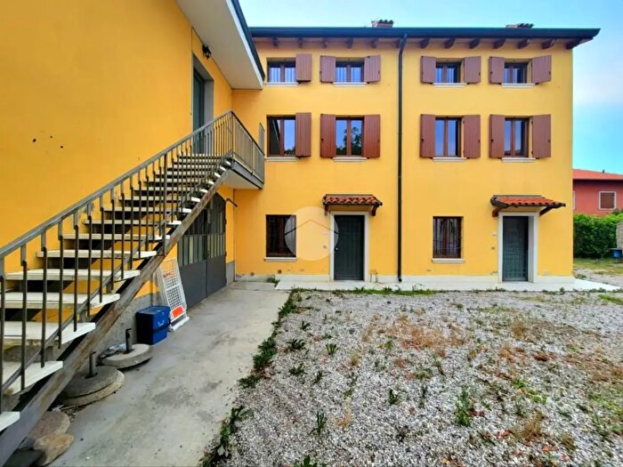Casa trilocale in vendita in Via Dosso, Castelnuovo Del Garda
