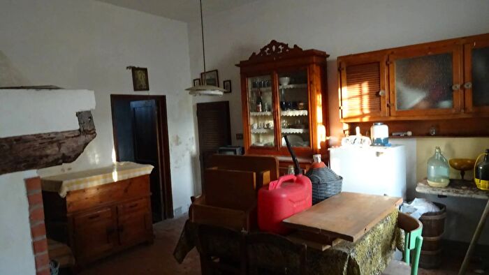 Casa con 9 locali in vendita in Via Lungagnana, Montespertoli