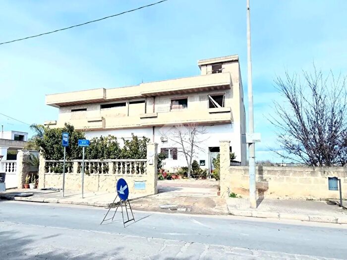 Casa con 12 locali in vendita in Corso Umberto I, Sava