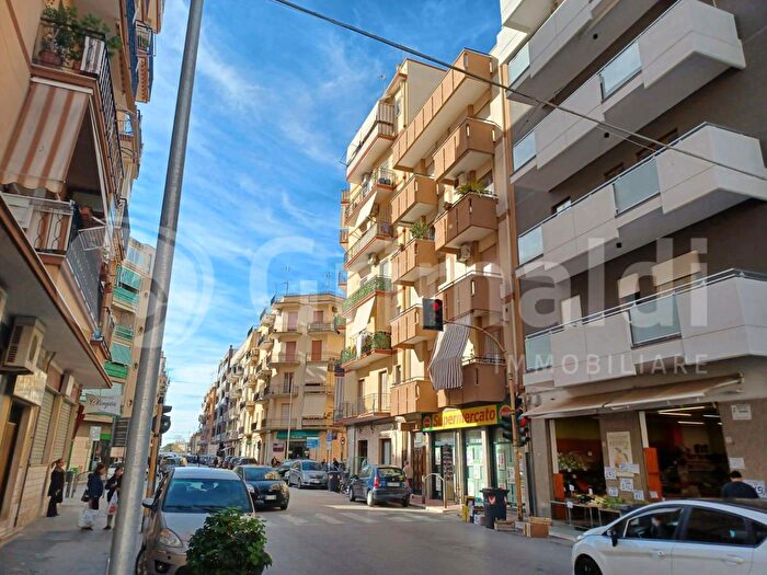 Appartamento con 5 locali in vendita in Via Andria, Trani