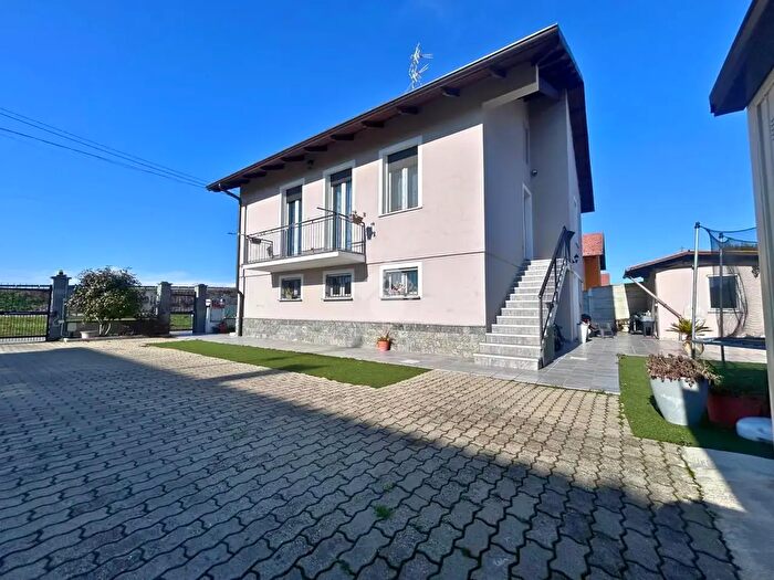Casa con 5 locali in vendita in Via Aldo Moro, San Germano Vercellese