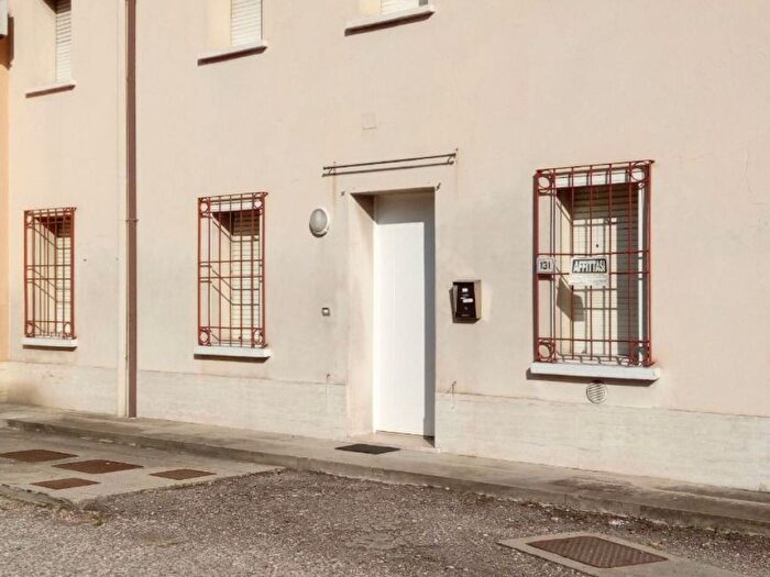 Appartamento trilocale in affitto in Strada Romana, Pietole, Borgo Virgilio