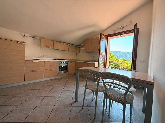 Casa bilocale in affitto in Via Vecchia, Iseo