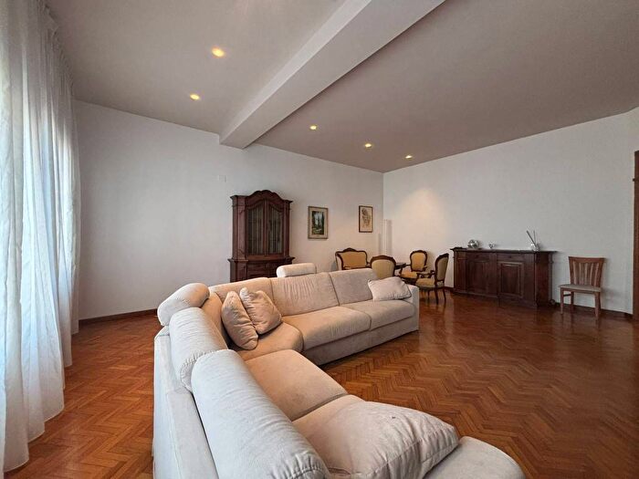 Appartamento con 6 locali in affitto in Viale Francesco Petrarca, Masini XX Settembre, Empoli