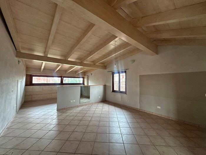 Appartamento trilocale in affitto in Via Parrocchiale, Centro, Alice Castello