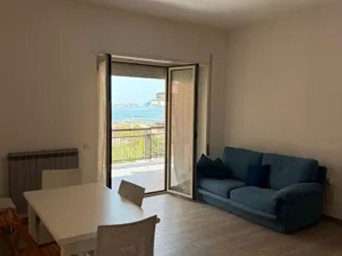 Appartamento quadrilocale in vendita in Via Madonna di Ponza, Formia