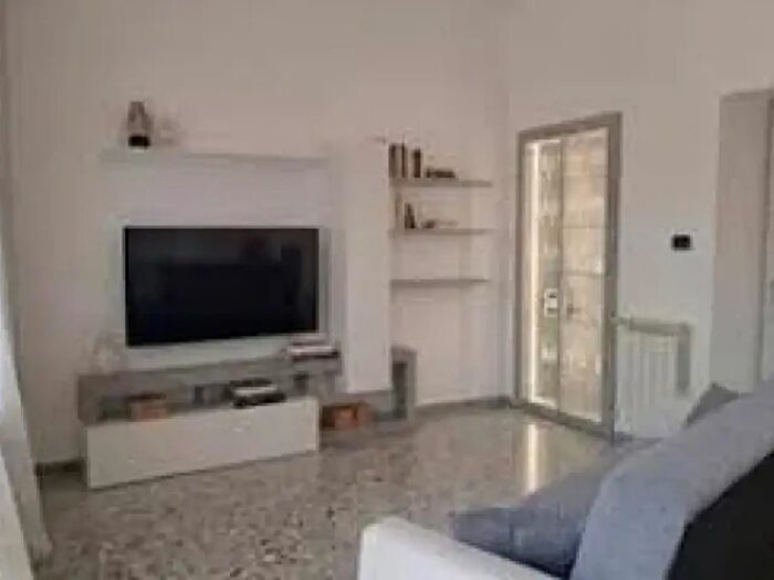 Appartamento trilocale in affitto in Via Correggio, Milano