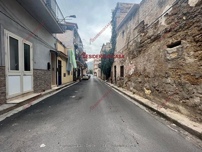 Casa con 5 locali in vendita in Via Mole Bagheria Pa Italia, Bagheria