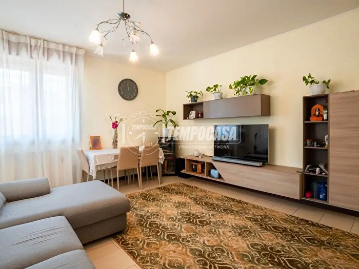 Appartamento trilocale in vendita in Via Nazario Sauro, Vignola