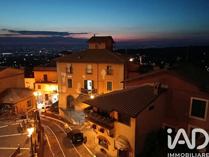 Appartamento trilocale in vendita in Via dell'Archetto, Rocca Di Papa