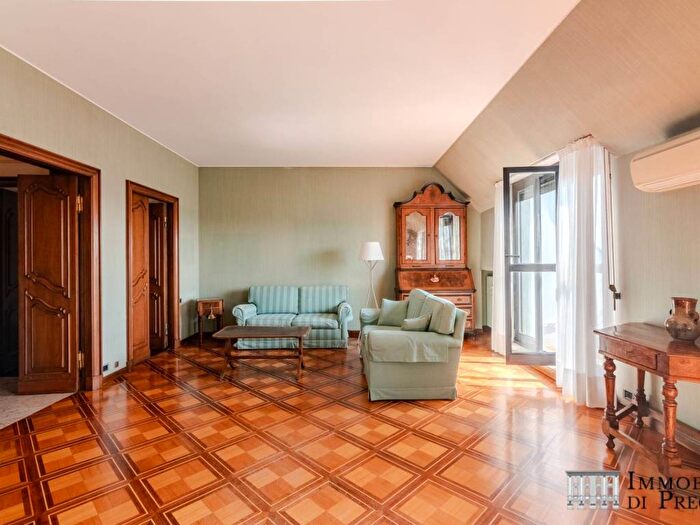 Appartamento quadrilocale in affitto in Via Giovanni Pascoli, Città Studi, Milano