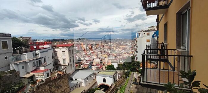 Appartamento con 7 locali in vendita in CSo Vittorio Emanuele, Napoli