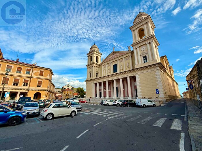 Appartamento trilocale in vendita in Salita De Ferrari, Imperia