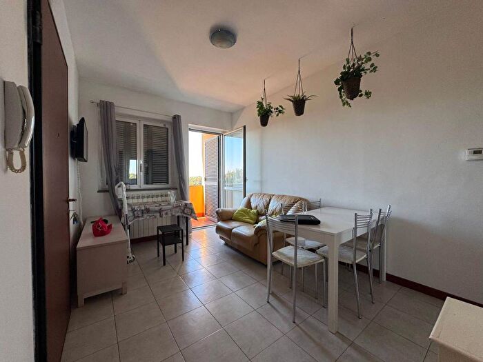 Appartamento trilocale in affitto in Via dei Redattori, Trigoria, Roma