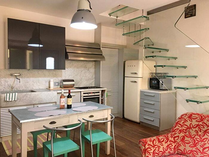 Appartamento trilocale in affitto in Viale Ludovico Ariosto, Ponte alla Vittoria, Firenze