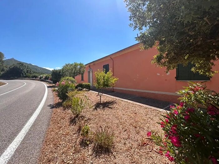 Casa bilocale in vendita in Luogosanto