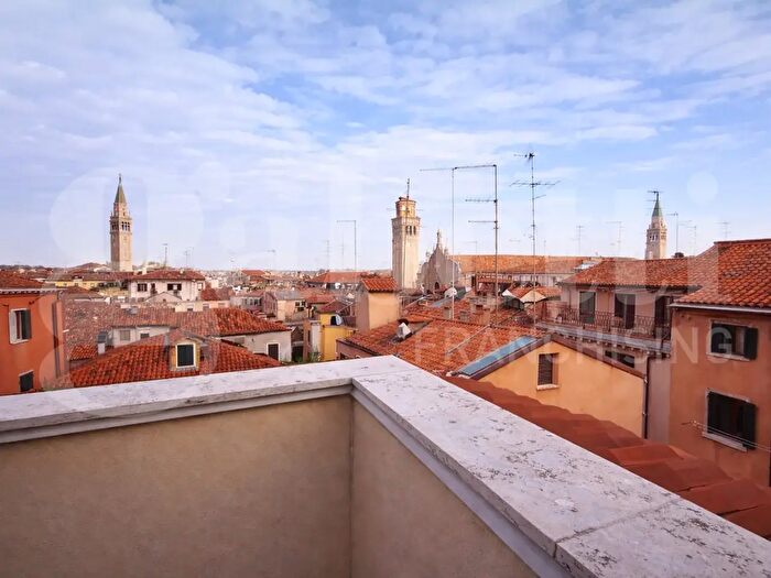Appartamento con 5 locali in vendita in San Polo, Venezia