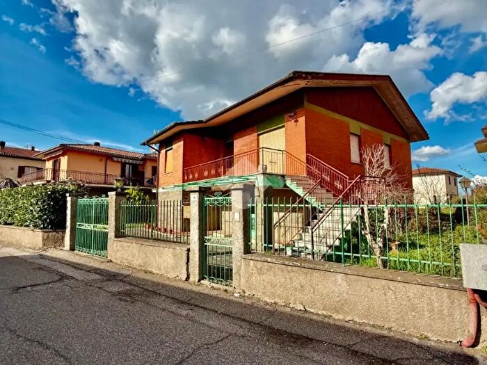 Casa quadrilocale in vendita in Via S Giuseppe, Bassano In Teverina