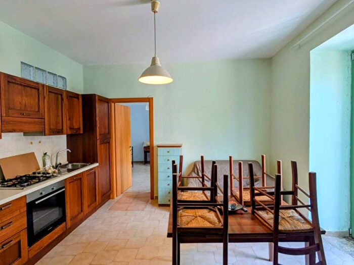 Appartamento trilocale in affitto in Vicolo Vittorio Emanuele, Centro, Pozzilli