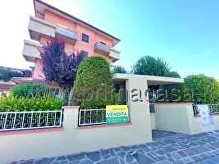 Appartamento con 5 locali in vendita in Carpi