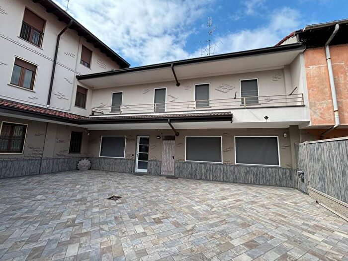 Appartamento quadrilocale in affitto in Romentino