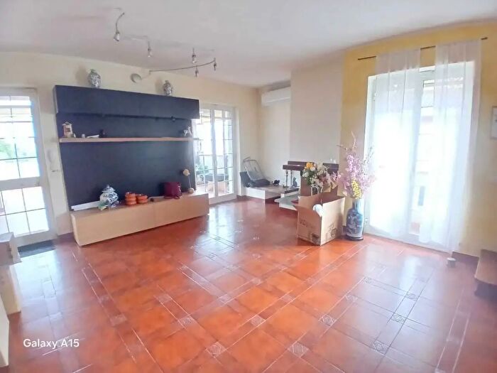 Casa con 6 locali in vendita in Fosdinovo