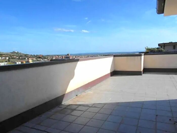 Appartamento con 5 locali in vendita in Viale Giuseppe Garibaldi, Pescia