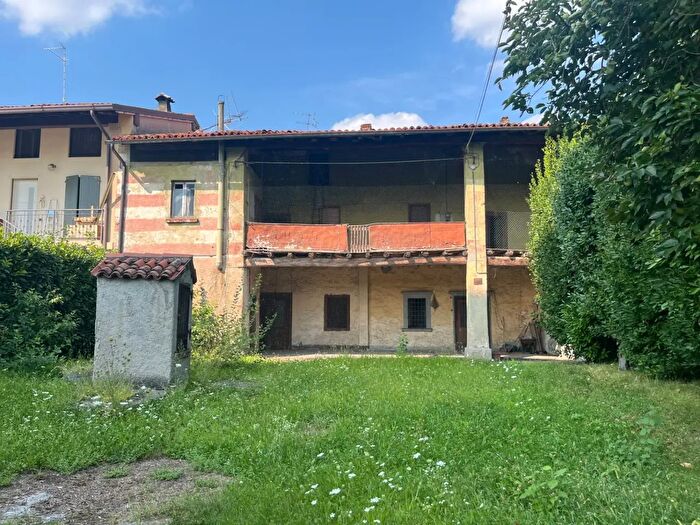 Casa con 7 locali in vendita in Via del Dosso, Palazzolo Sull'Oglio