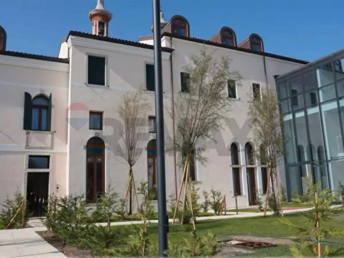 Appartamento trilocale in vendita in Strada Comunale dei Murazzi d, Venezia
